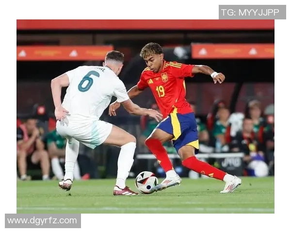 外国足球明星超强表现引领全球热潮激发年轻球员无限潜力与梦想