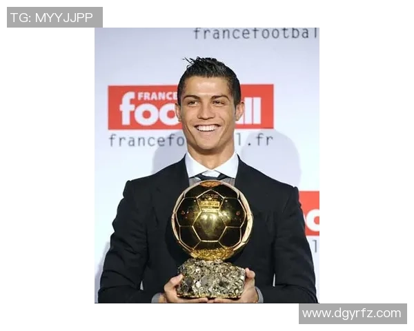 足球明星钟俊杰的成长历程与辉煌成就全解析 足球明星钟俊杰的成长历程与辉煌成就全解析